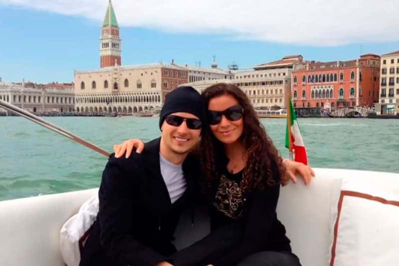 Мать троих детей Дурова опубликовала эксклюзивные семейные фото