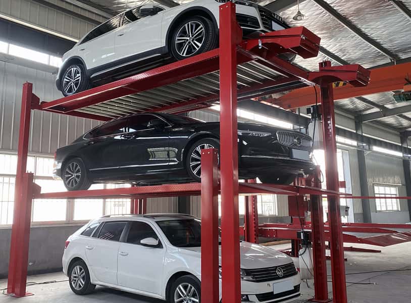 "Ставят машины друга на друга": средняя стоимость машиноместа в Москве достигла рекордных 3,5 миллиона рублей