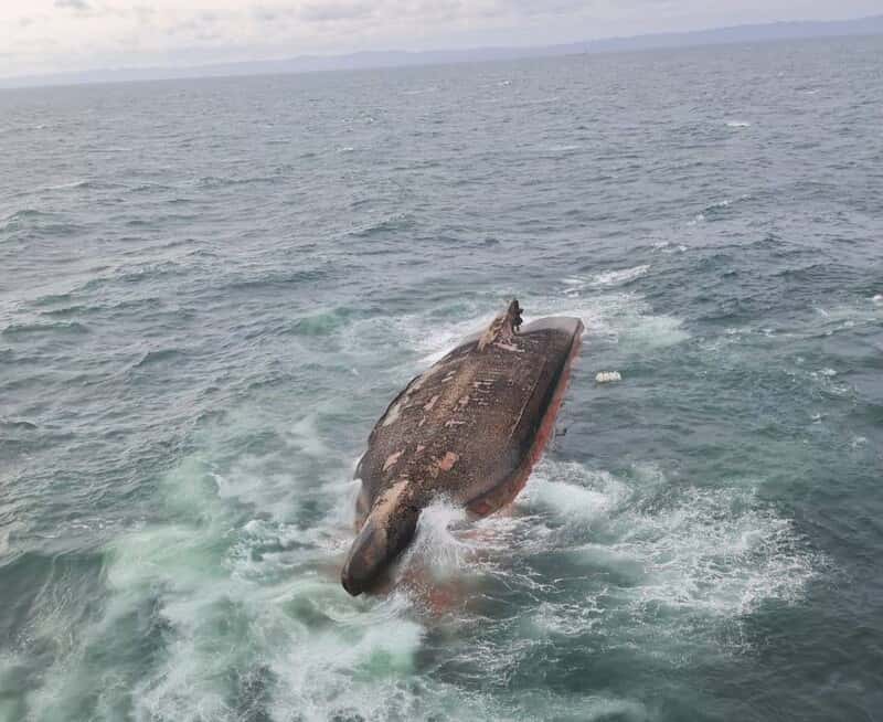 На Сахалине снова трагедия: перевернулось грузовое судно «Григорий Ловцов»