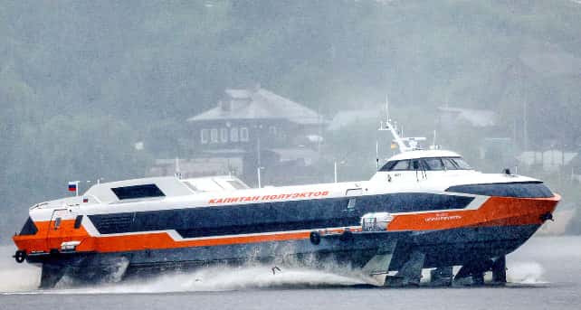 Теплоход "Метеор" украсит новые тысячные купюры