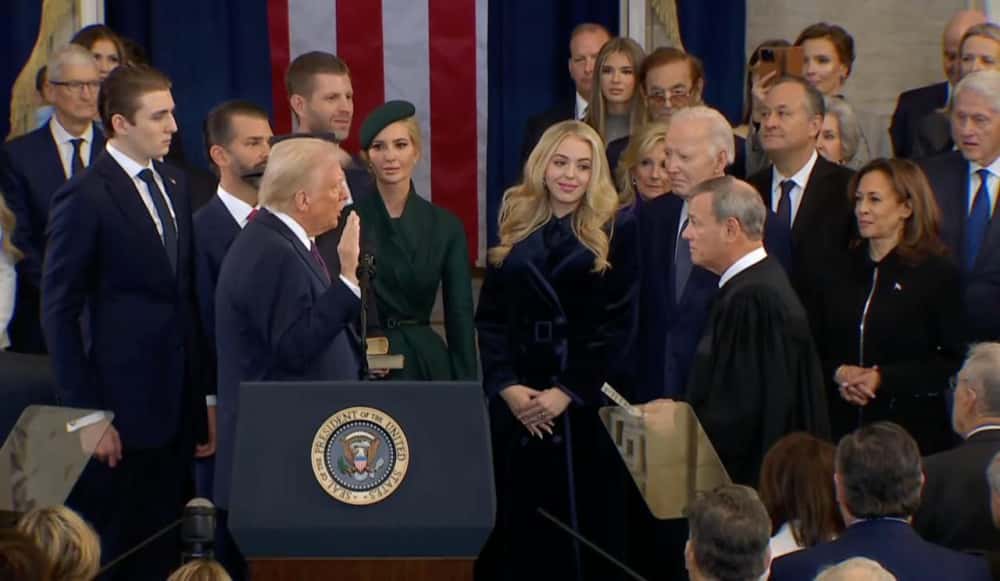 Странный поворот американской истории: Дональд Трамп вступил в должность 47-го президента, обещая защиту Конституции – «Я сделаю все возможное!»