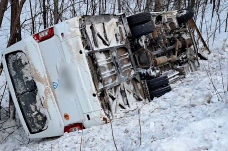 Автобус с пассажирами перевернулся на дороге Нефтекамск — Уфа. Что известно