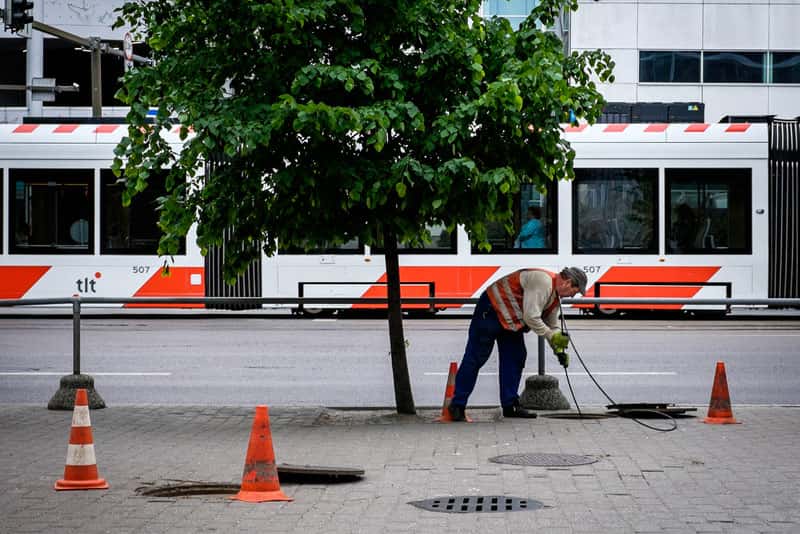Невероятные находки в канализации 2024 года: от манекена до ватного тулупа!