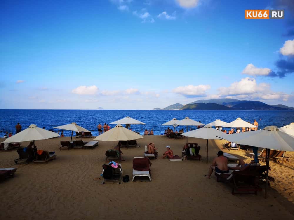 Azur Air планирует запустить чартерные рейсы из Владивостока и Москвы во Вьетнам