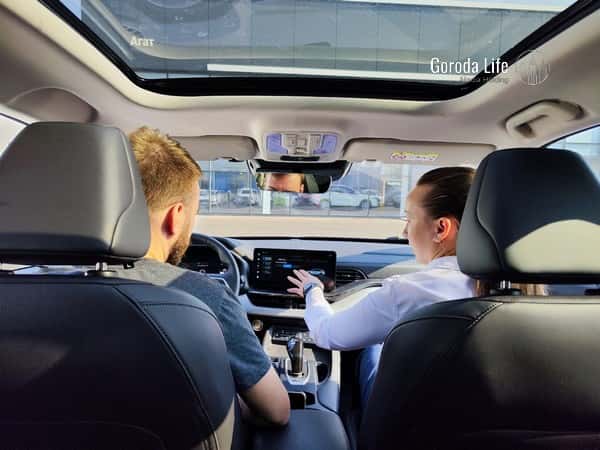 Менеджерам российских автосалонов грозят массовые сокращения