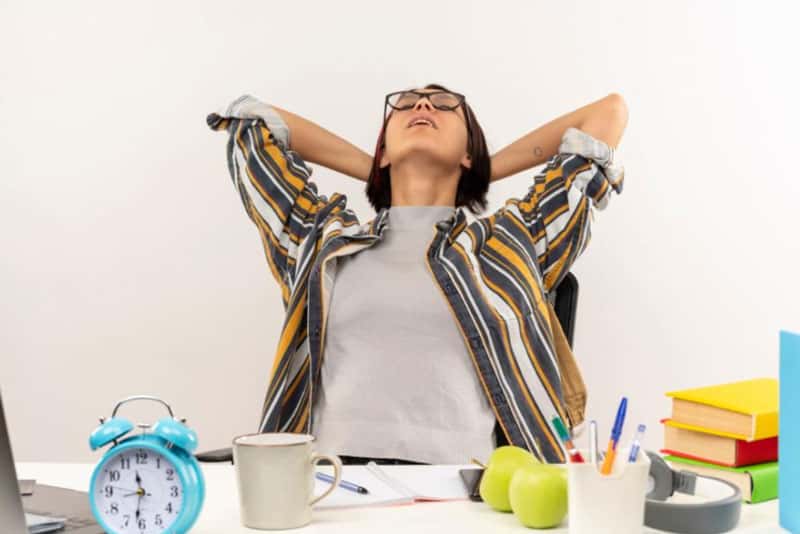 Депутат Нилов предложил сократить рабочий день на час в преддверии выходных