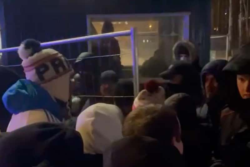 Жители Екатеринбурга бунтуют: «Мы не допустим вырубки Березовой рощи!» – сход граждан против строителей