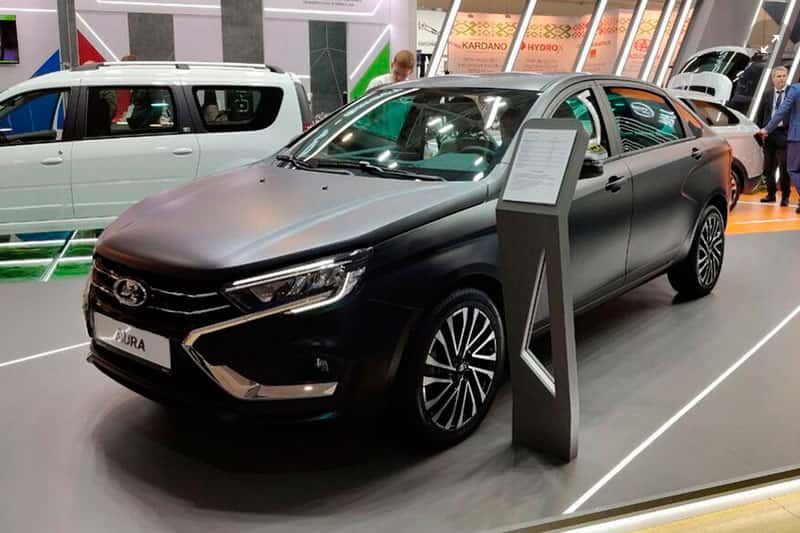 Милонов заявил, что «очень переживает» из-за поездок на американской машине