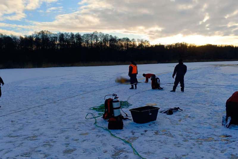 На озере Марийское Нижнее найдены тела двух рыбаков, провалившихся под лед. Видео
