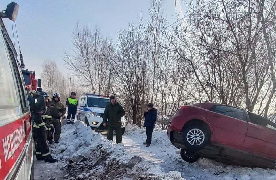 "Выпивший": в Кемеровской области водитель перевернулся и сбил беременную с ребенком