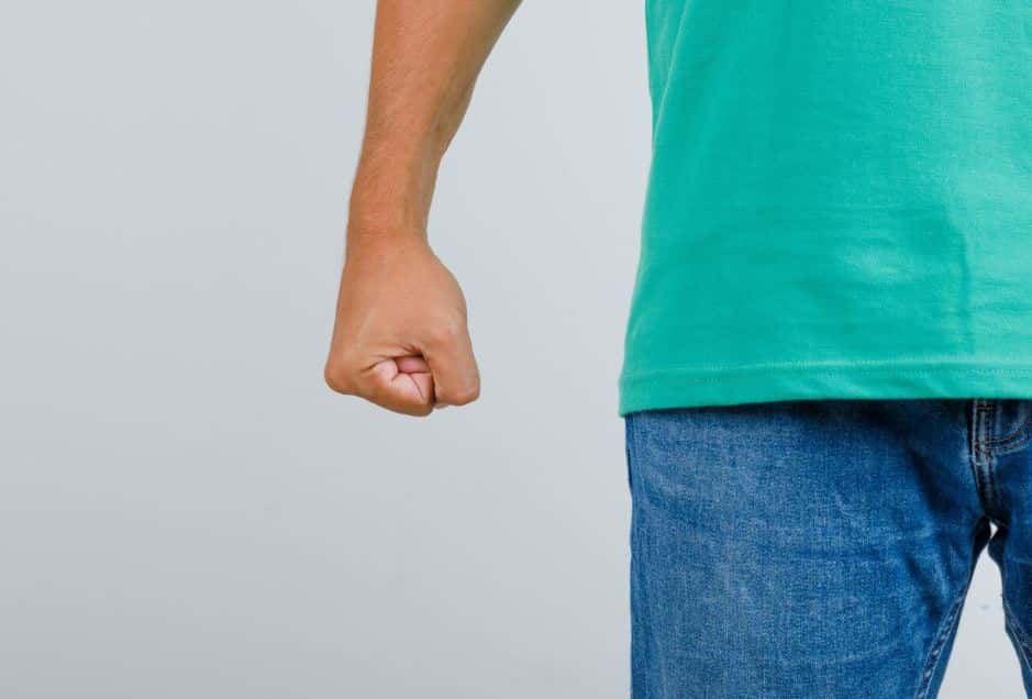 В Каменске-Уральском девушек вывезли на автомойку, раздели и избили