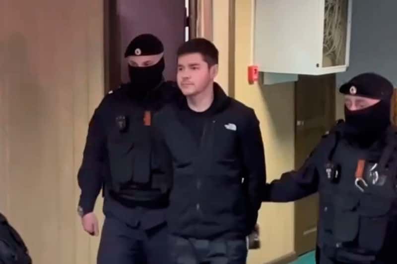 «Я не опасен для общества!»: Аяза Шабутдинова снова оставили под арестом на 6 месяцев