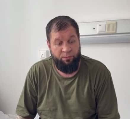 Боец Александр Емельяненко сообщил, что у него отказали ноги