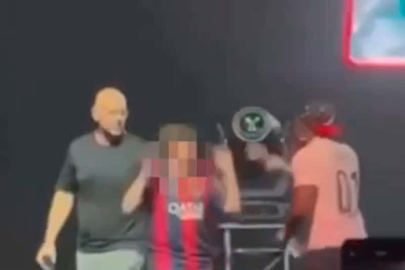 Мальчик, которого стошнило на концерте DaBaby, покинул Москву из-за травли в школе