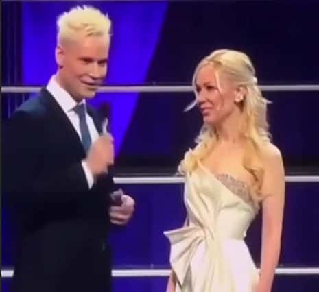 "Без ладошек": SHAMAN и Мизулина поцеловались на сцене и объявили об отношениях