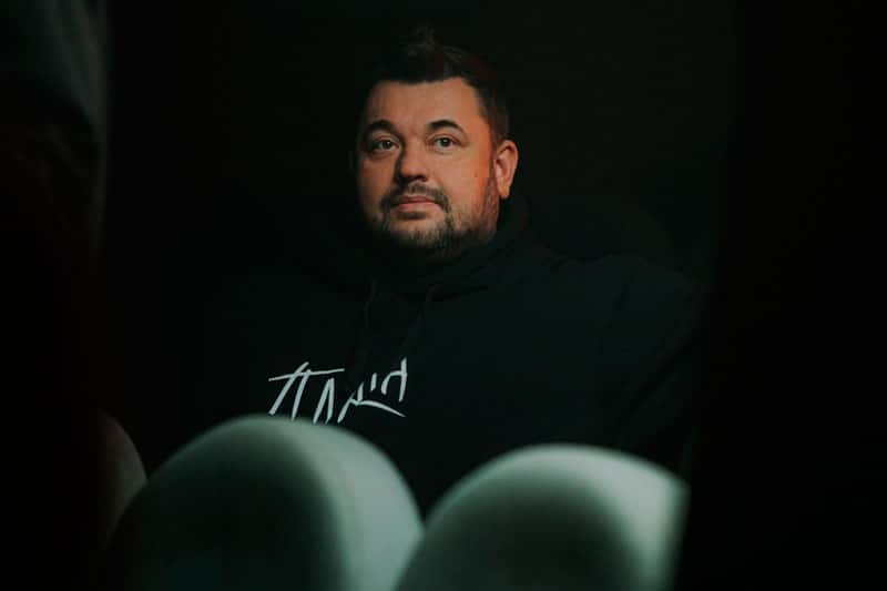 Сергей Жуков о любви к советскому кино: "Я стараюсь привить своим детям правильные идеи!"