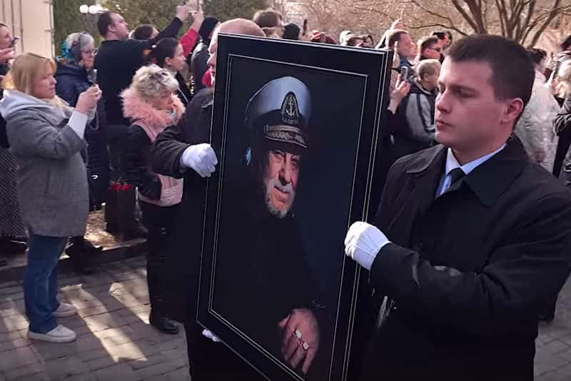 Ошибки на священном месте: "19 марта вместо 18!" — дата смерти Бедроса Киркорова под сомнением