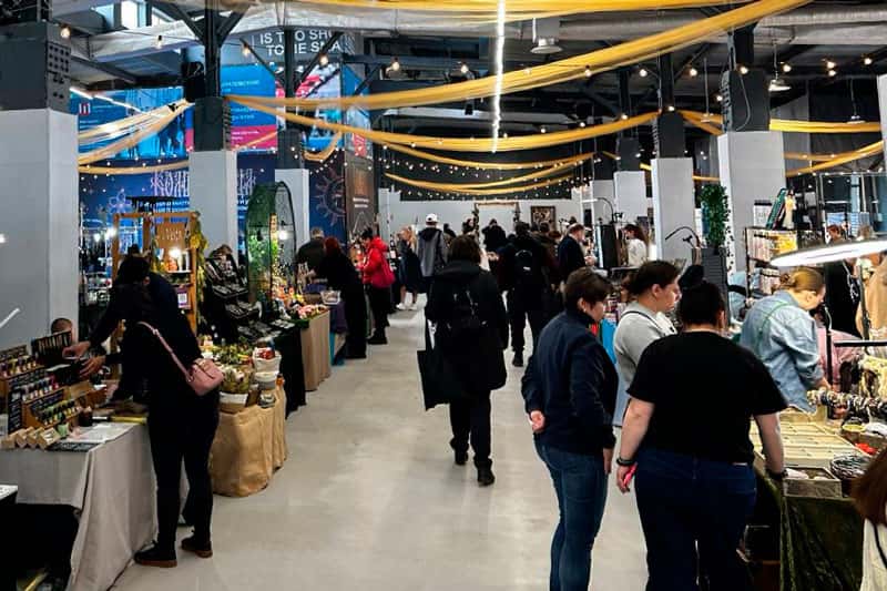 В Москве активисты сорвали эзотерическую ярмарку «Волшебница» под предлогом "сатанинского мероприятия"