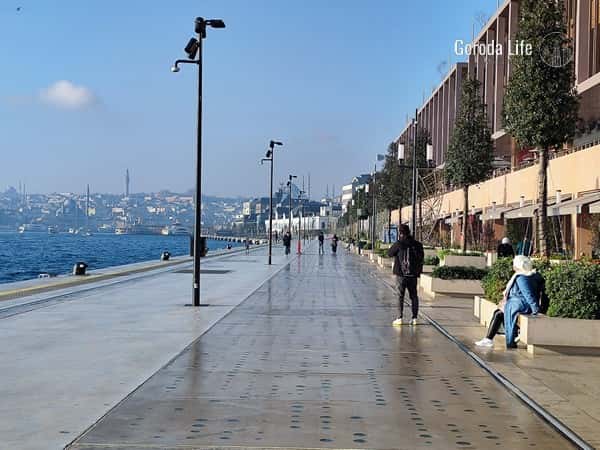 Россиянам в Стамбуле рекомендовали остаться дома из-за протестов