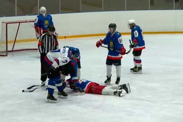 Российский чиновник скончался во время игры в хоккей