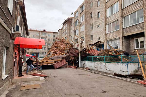 Ураган в России: разрушения и жертвы в Хакасии, Красноярском крае и Новосибирской области