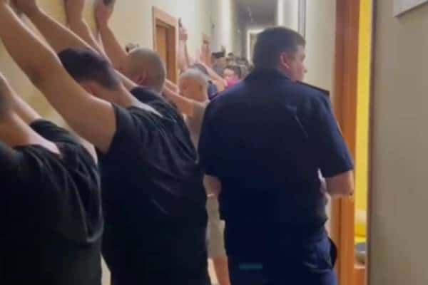 Полиция провела рейд в московской бане, которую заняли мигранты из Средней Азии