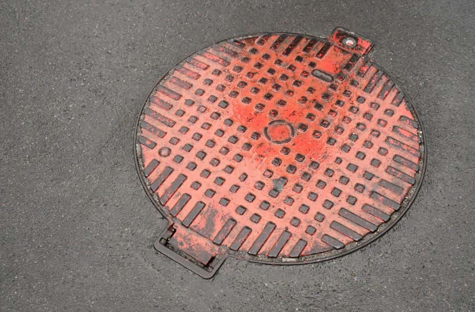 "Хотел проучить родителей": пропавший в Таганроге школьник ночевал в люке