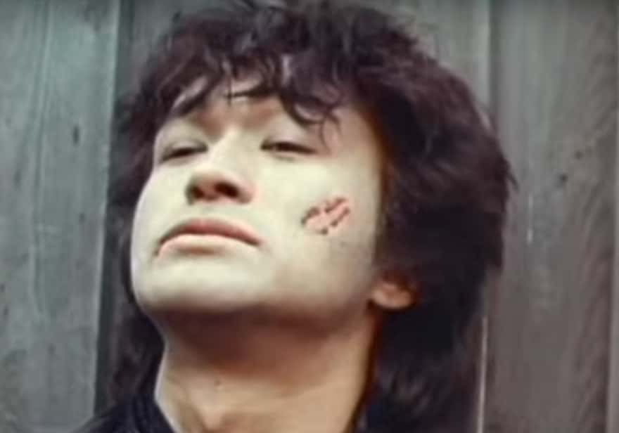 Фанаты Паши Техника спровоцировали конфликт, заклеив граффити с Виктором Цоем в Санкт-Петербурге