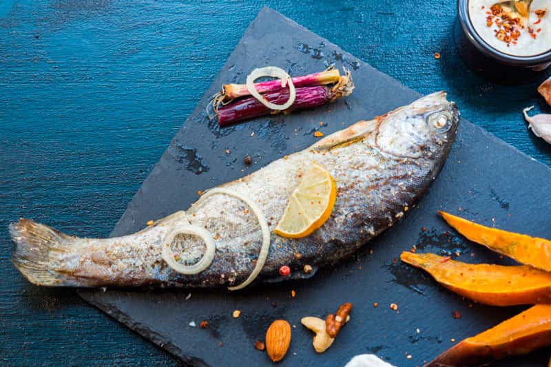 Эксперт рассказала, как выбрать качественные мясные и рыбные продукты в магазине