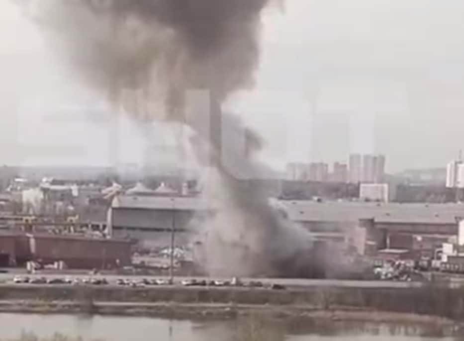 Облако пыли на заводе в Некрасовке приняли за взрыв: в МЧС опровергли слухи