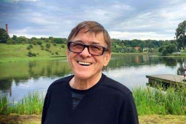 Директор группы «На-На» Виктор Фроликов умер на 77-м году жизни