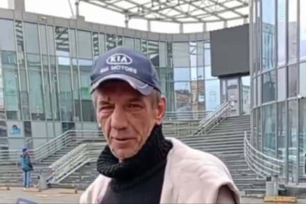 Во Владивостоке переодетый в женщину мужчина ходил по улице и искал «госпожу»