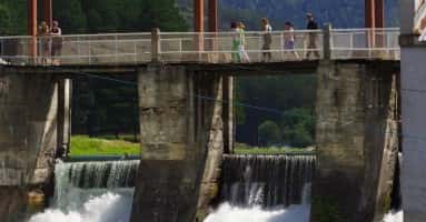 Трагедия на реке Белая: отец бесследно потерял своего сына, пытаясь спасти его от утопления