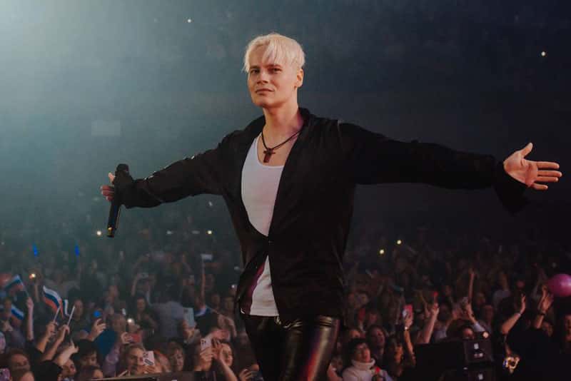 Певец SHAMAN не смолчал о венчании с Мизулиной