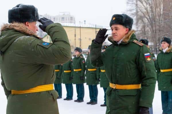 Сибирский университет взыскал почти полмиллиона рублей с отчисленного студента за отказ от военной подготовки