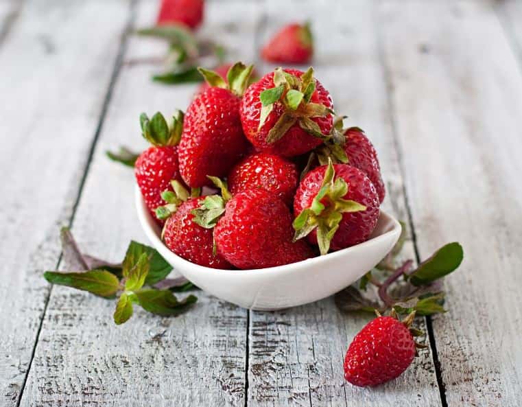 Диетолог рассказала, как правильно выбирать клубнику