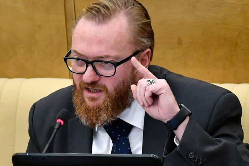 В Госдуме предложили увольнять женщин из-за откровенных нарядов