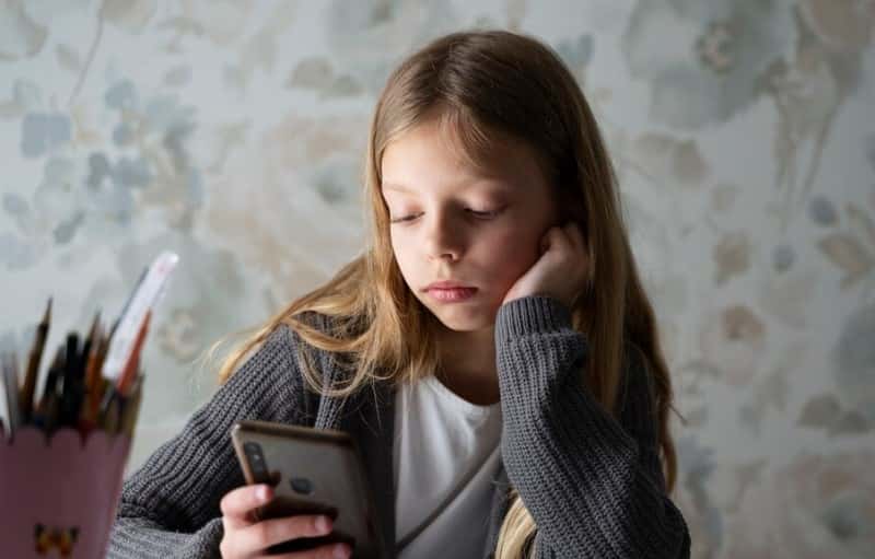 "Вопрос безопасности": депутат Леонов призвал родителей не отбирать у детей гаджеты