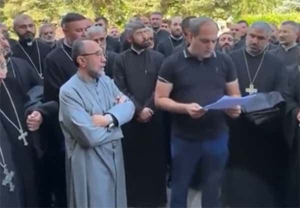 В резиденцию католикоса Армянской апостольской церкви пришли силовики