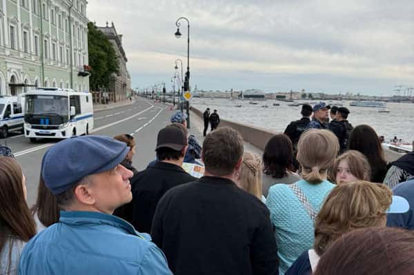 Жители Петербурга возмущены: запретили находиться на набережных во время репетиции «Алых парусов»