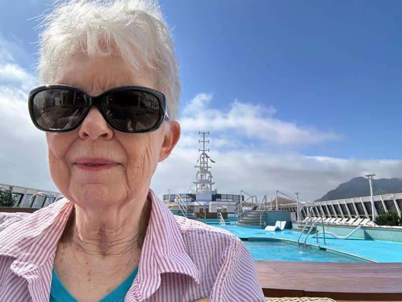 77-летняя американка продала дом и уехала в круиз на 15 лет: сколько стоит кругосветное путешествие? 