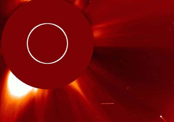 Учёные РАН поделились кадрами, на которых Солнце захватывает и поглощает комету