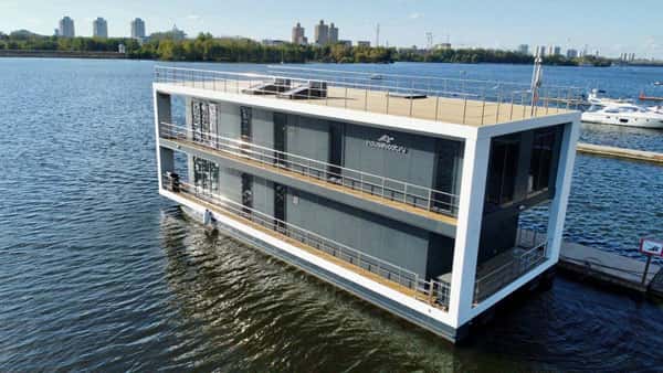 Плавучий двухэтажный пентхаус Flagman 220 стоимостью 150 млн рублей стал самым дорогим товаром на российских маркетплейсах