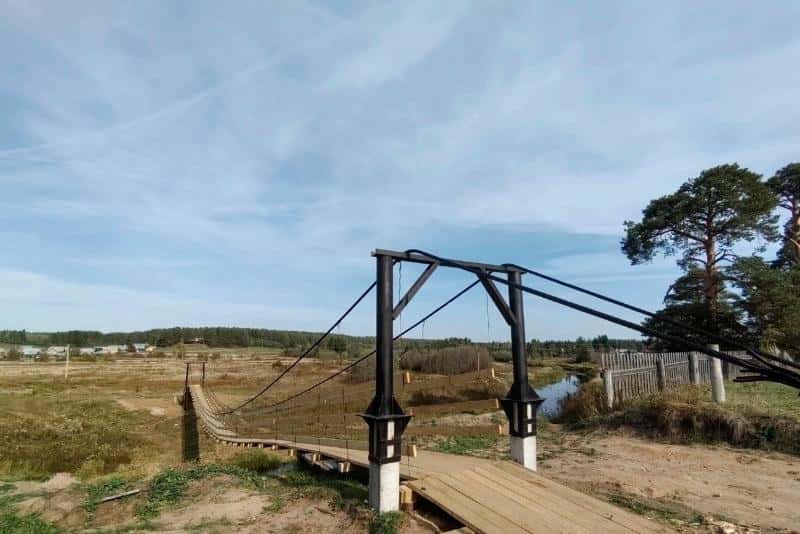 Мост обрушился во время крестного хода в Вологодской области: пострадали шесть человек  