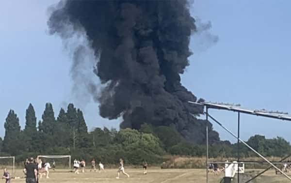 «Огромный огненный шар в небе»: бизнес-джет Beechcraft King Air B200 разбился в Лондоне