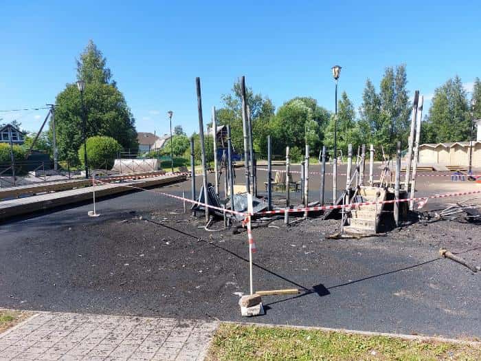 Пятеро подростков сожгли спортплощадку в Ленобласти: ущерб составил 1,7 млн рублей