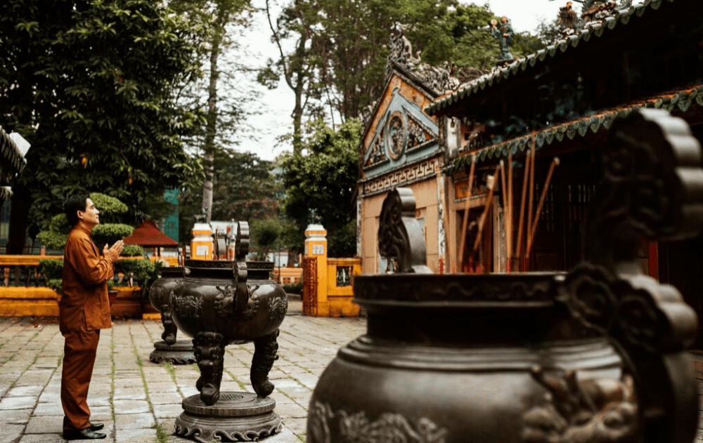 Настоятеля Шаолиньского монастыря обвинили в неподобающих связях с женщинами