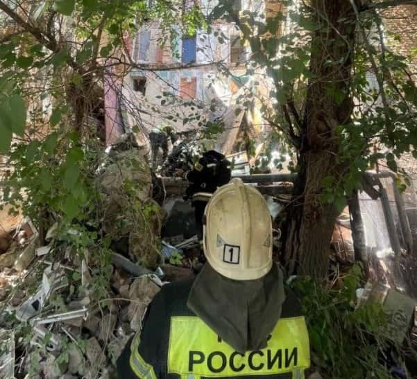 В Астрахани обрушился подъезд жилого дома: есть пострадавшие, эвакуировано 15 человек