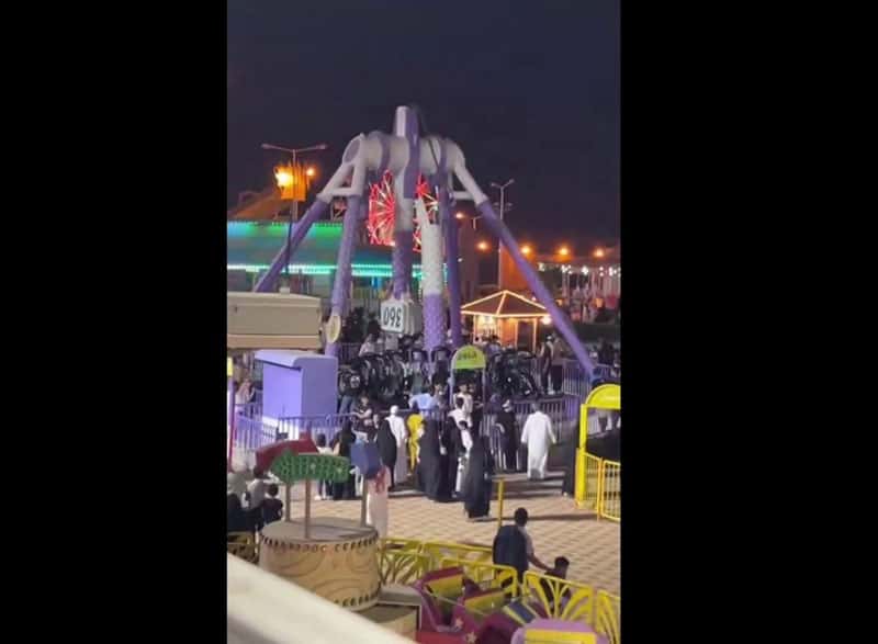 Аттракцион обрушился в парке развлечений Саудовской Аравии, что привело к травмам более 20 человек