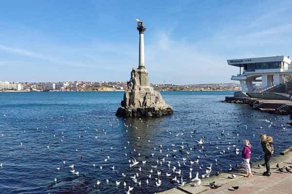 Туристический поток в Крым этим летом вырос на 35%: полуостров принял рекордное число отдыхающих